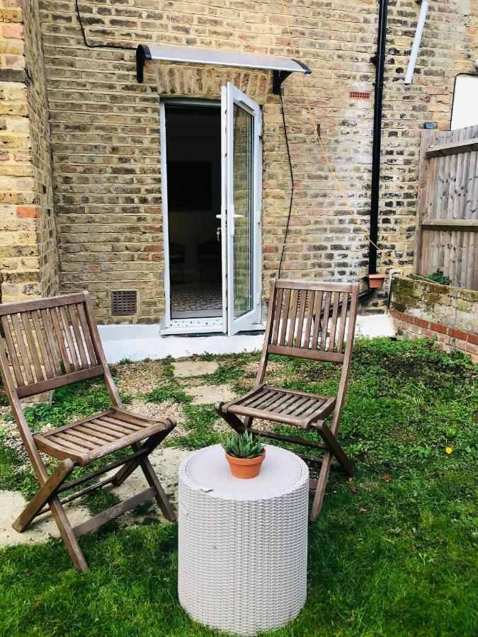 Lavender Den Apartment Londra Exterior foto